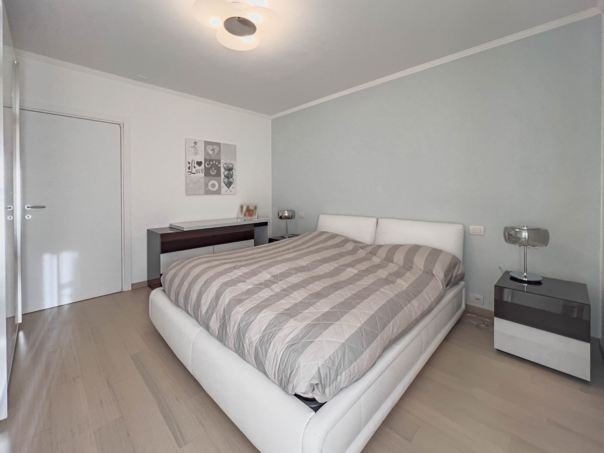 Apartment in residence with condominium pool for sale in Morbio Inferiore