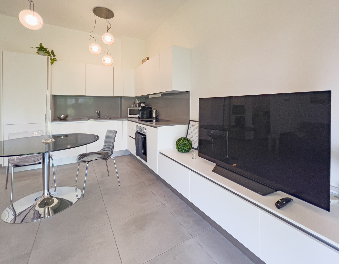 Moderne 2,5-Zimmer-Wohnung mit Garten zu verkaufen in Caslano