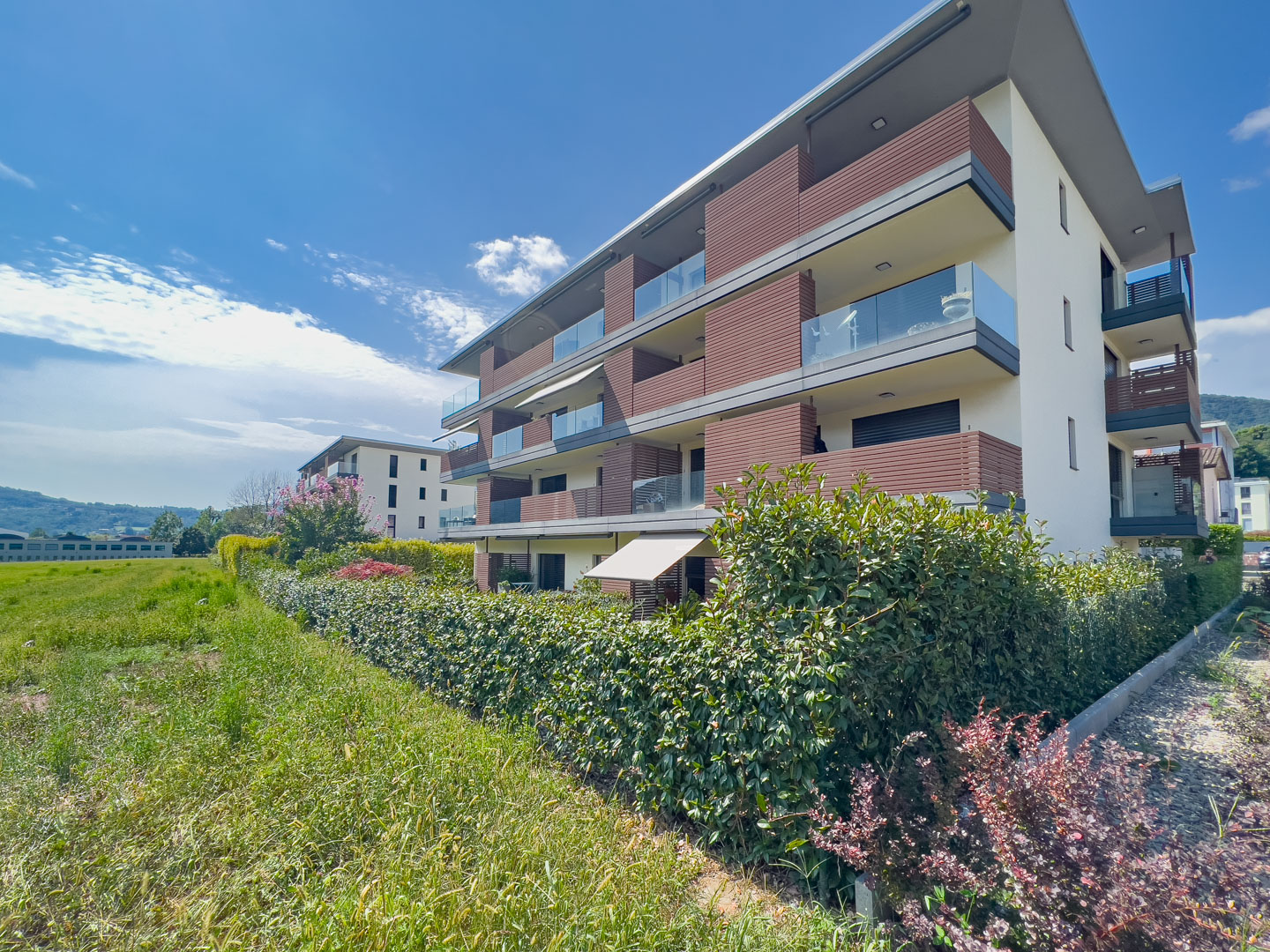 Modern 2.5-room apartment with garden for sale in Caslano