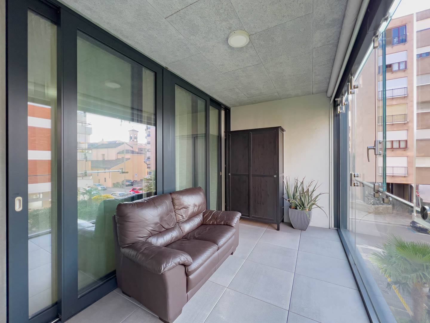 Modern apartment for sale in Lugano in an elegant building of recent construction